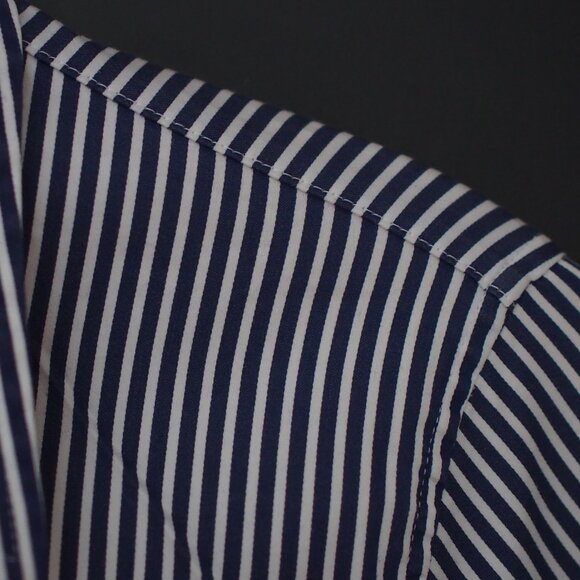🌷Thomas Pink | Blue & White Striped Button Down Shirt - Picture 6 of 8